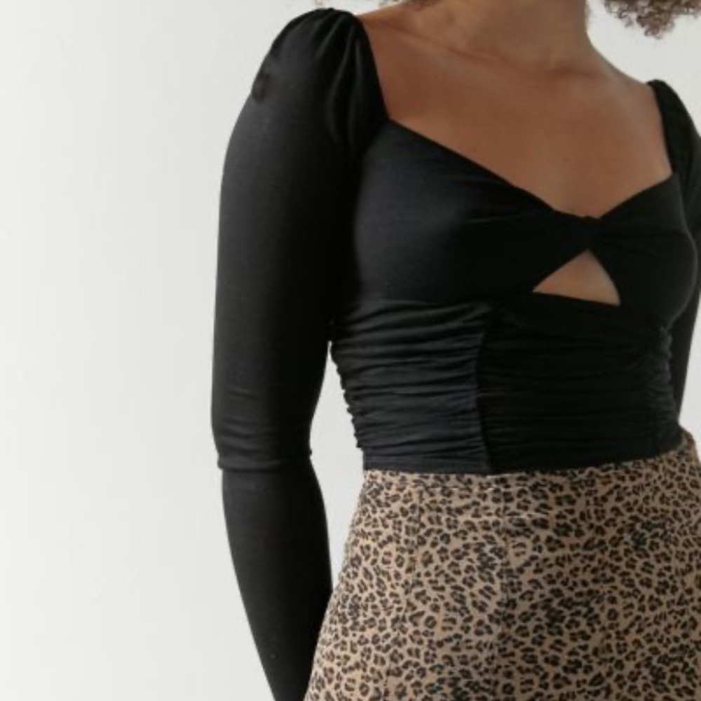 UO Juliana Crepe Cutout Cropped Top